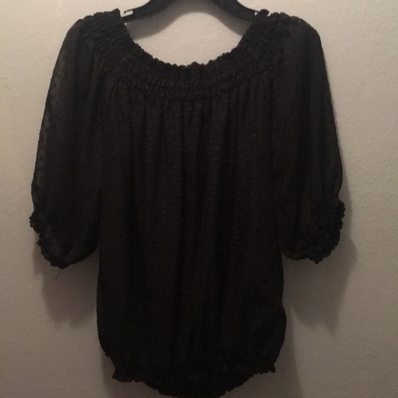 Black blouse with elastic button. - Picture 2 of 3